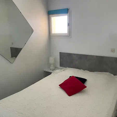 Avec Piscine Apartment