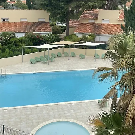 Avec Piscine Apartment